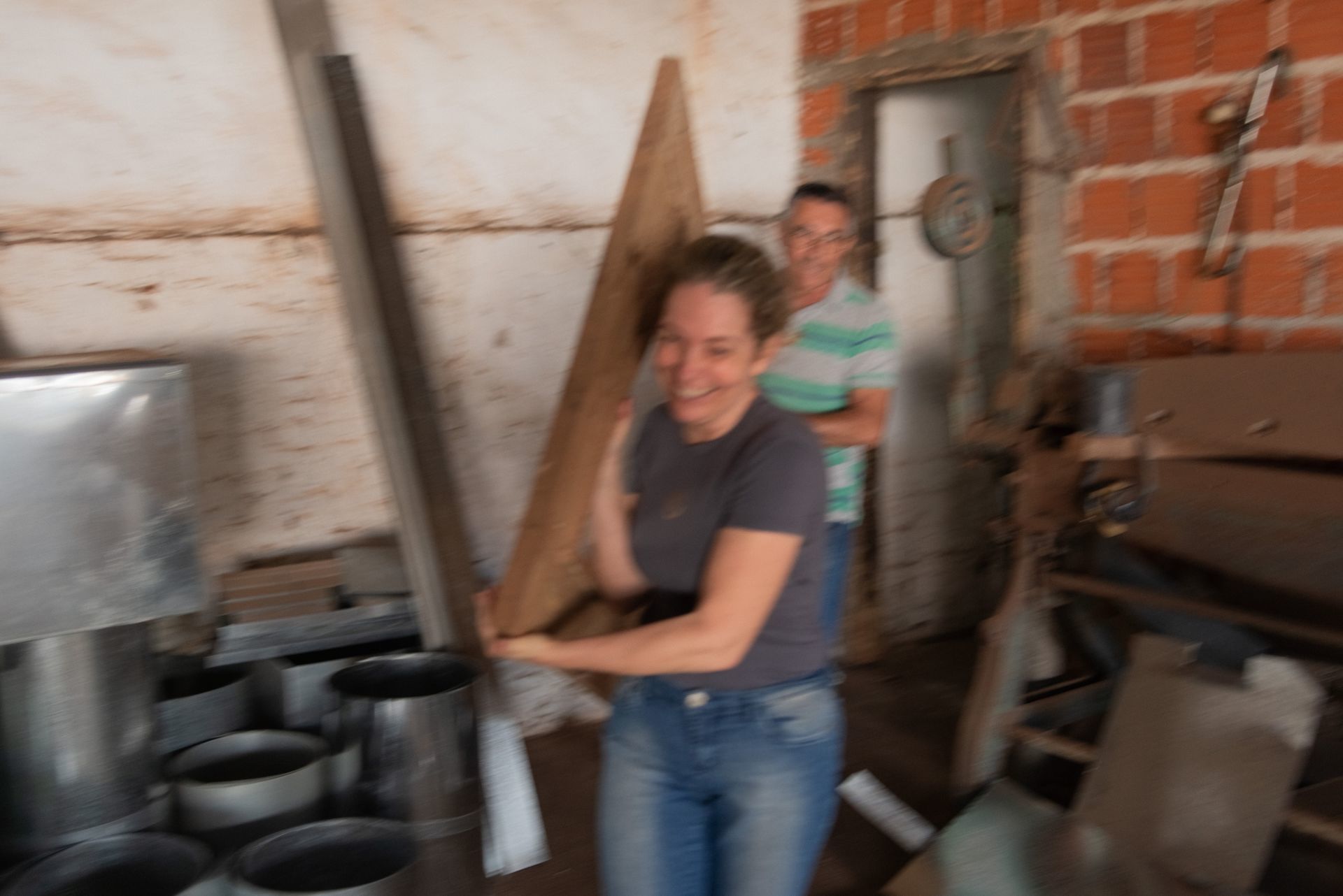 Foto do vestido feito pela noiva e bordado por sua mãe, foi apenas uma das histórias do casamento de Letícia e Daniel. Foto do vestido feito pela noiva e bordado por sua mãe, foi apenas uma das histórias do casamento de Letícia e Daniel. - Imagem 20